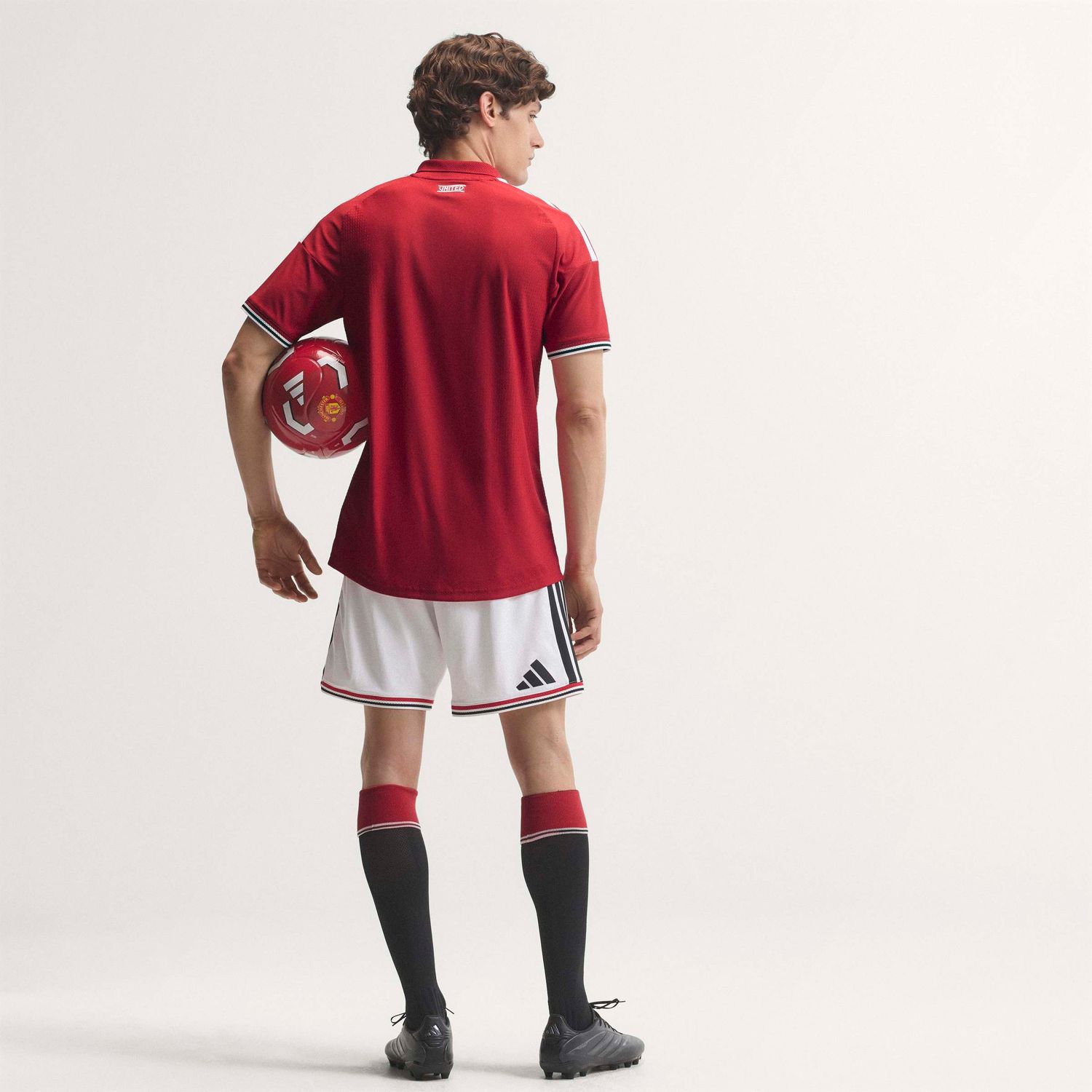 MANCHESTER UNITED 26/27 AUTHENTIC HOME JERSEY (RED)