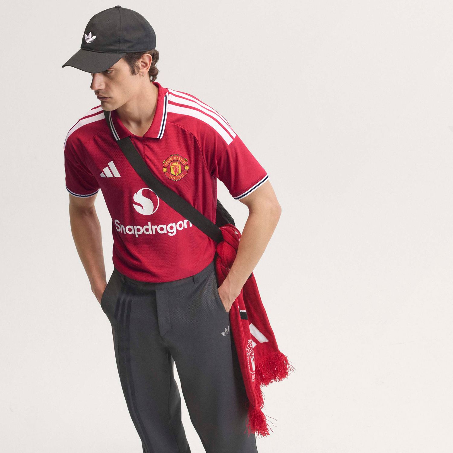 MANCHESTER UNITED 26/27 AUTHENTIC HOME JERSEY (RED)