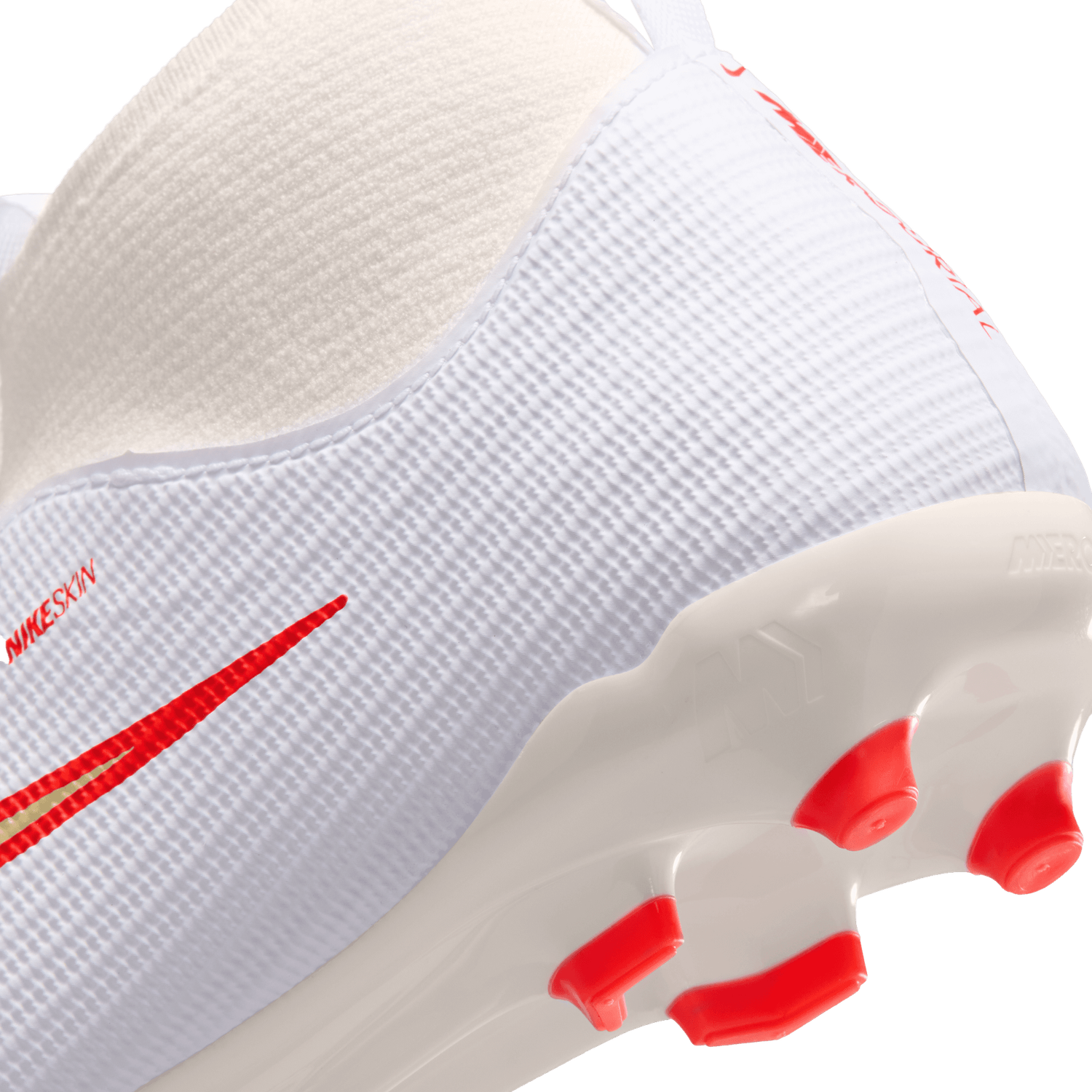 MERCURIAL SUPERFLY 11 ACADEMY FG/MG JR (WHITE/GOLD)