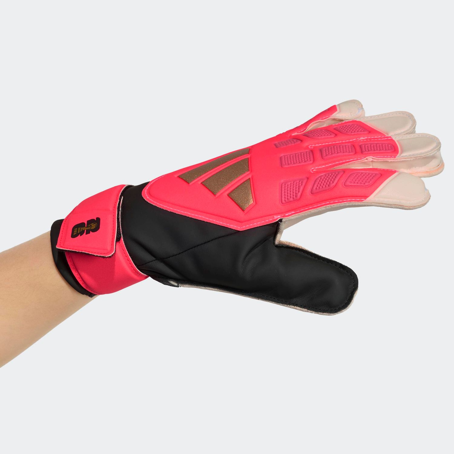 PREDATOR TRAINING GK GLOVES JR (SOLAR TURBO)