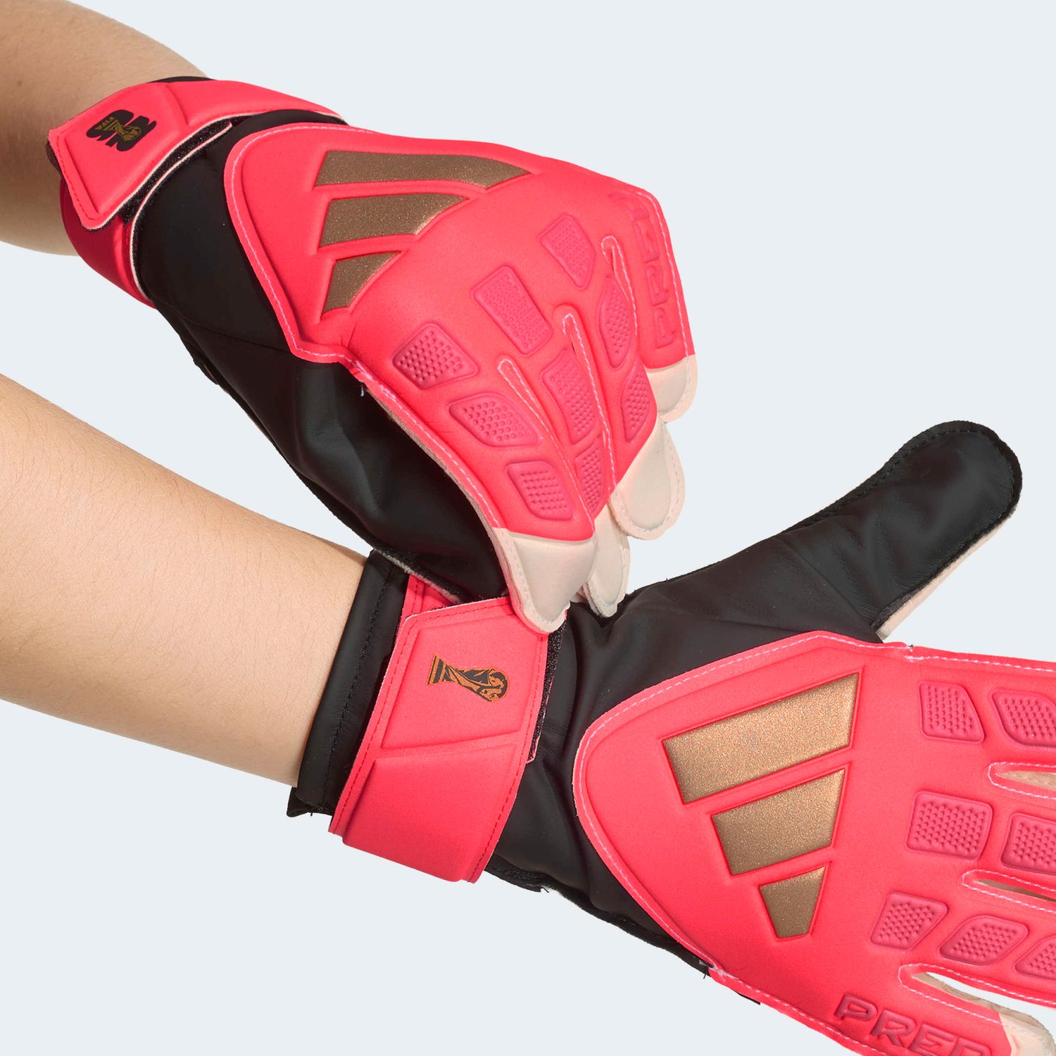 PREDATOR TRAINING GK GLOVES JR (SOLAR TURBO)