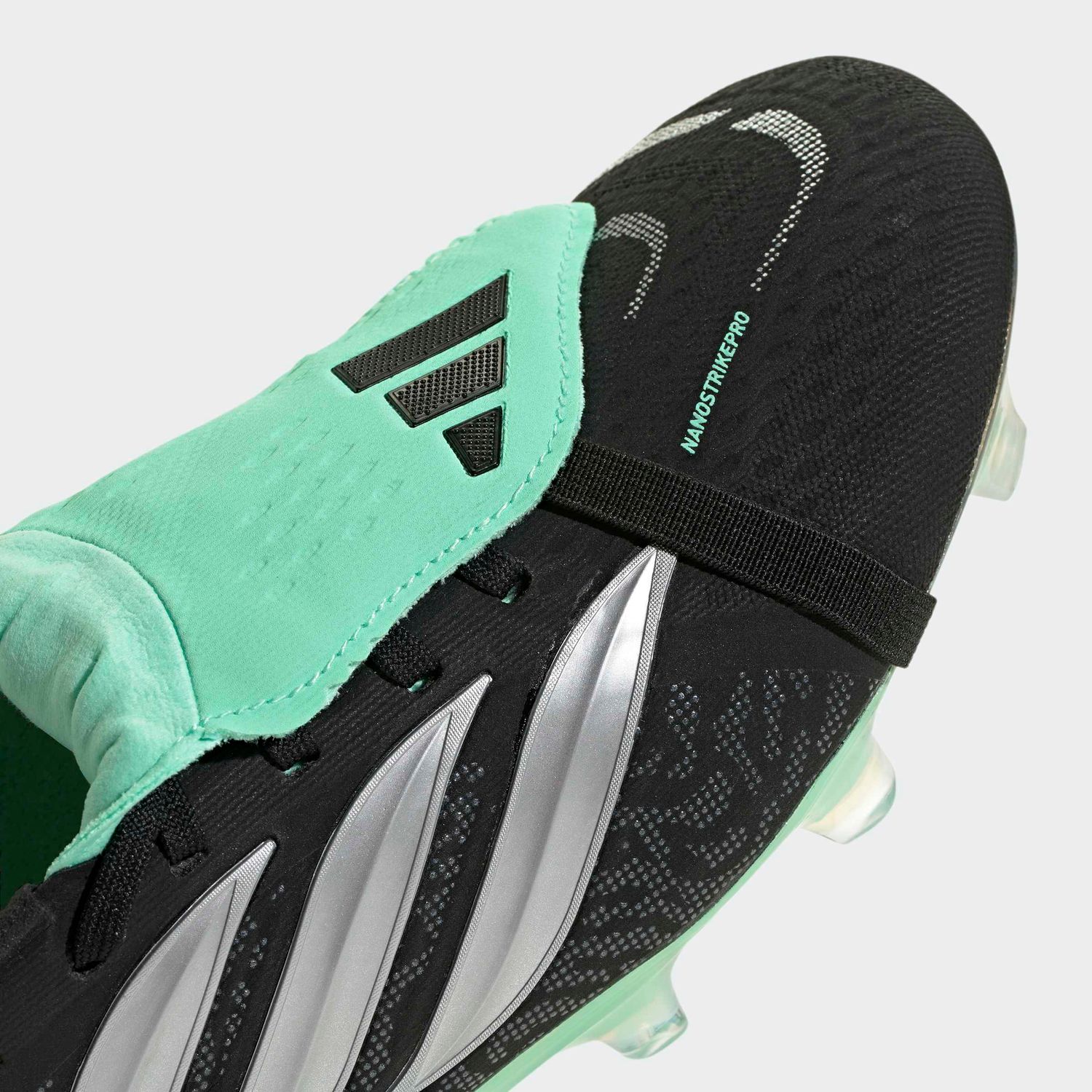 PREDATOR PRO FT FG (BLACK/SILVER/GREEN)