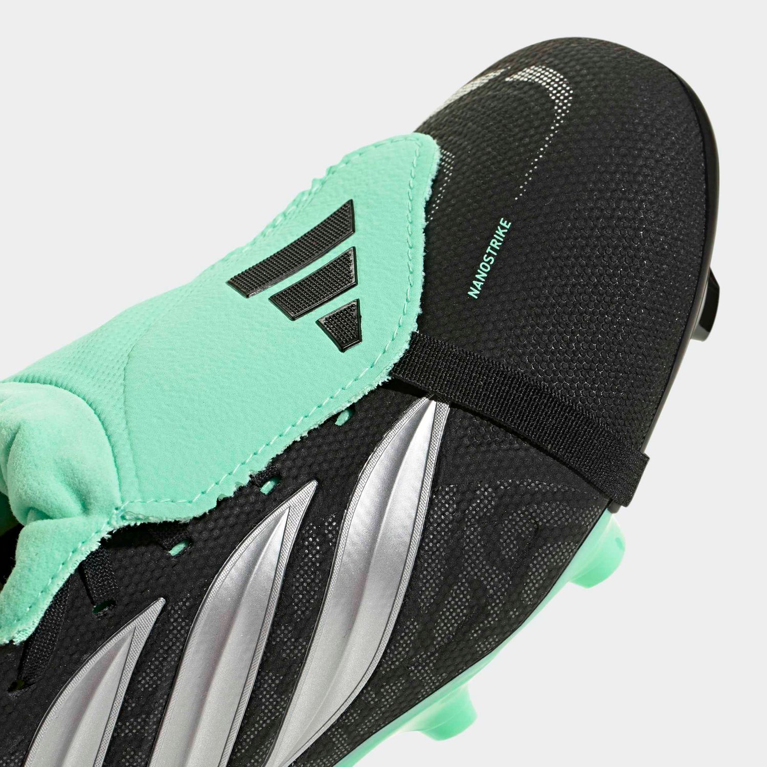 PREDATOR LEAGUE FT FG (BLACK/SILVER/GREEN)