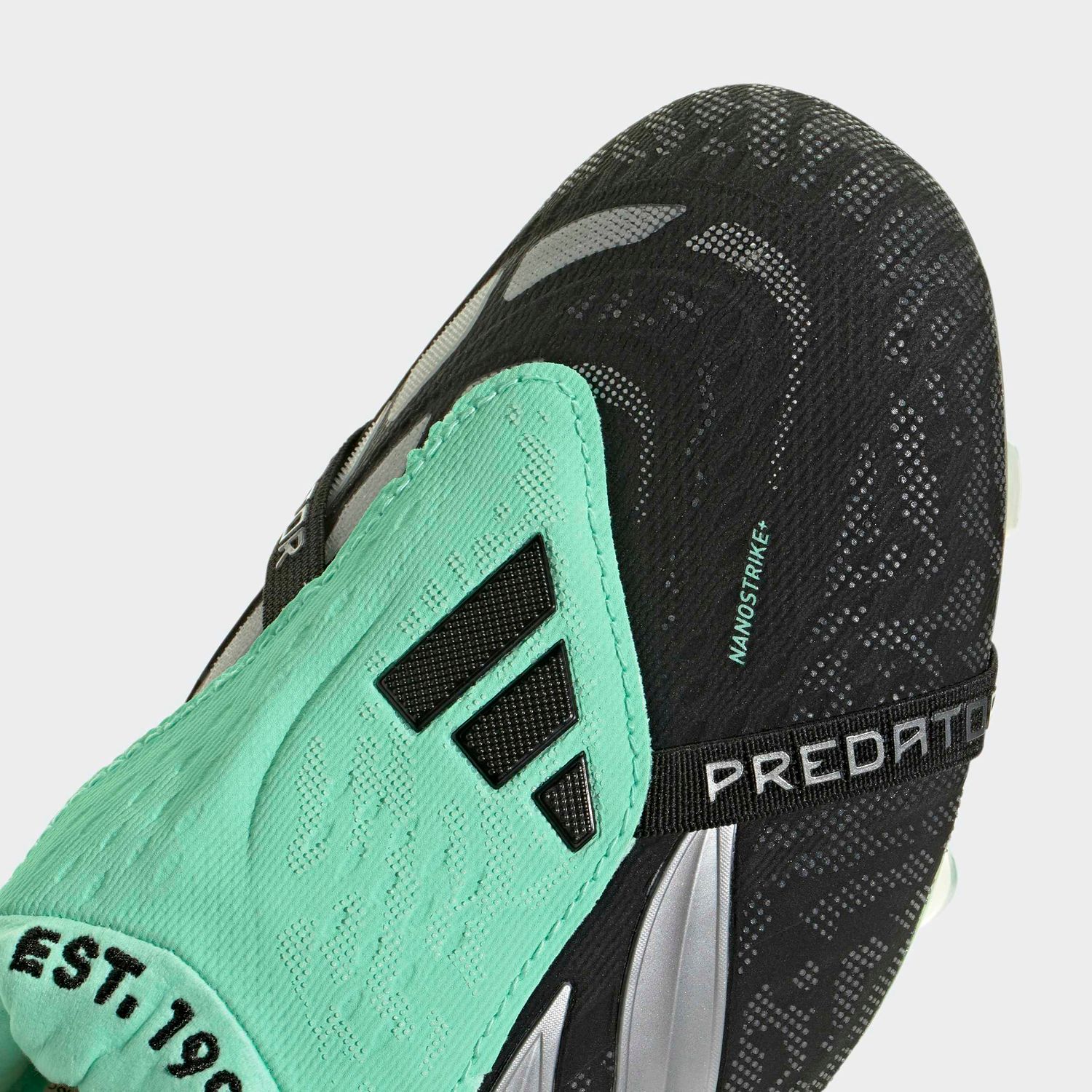 PREDATOR ELITE FT FG (BLACK/SILVER/GREEN)
