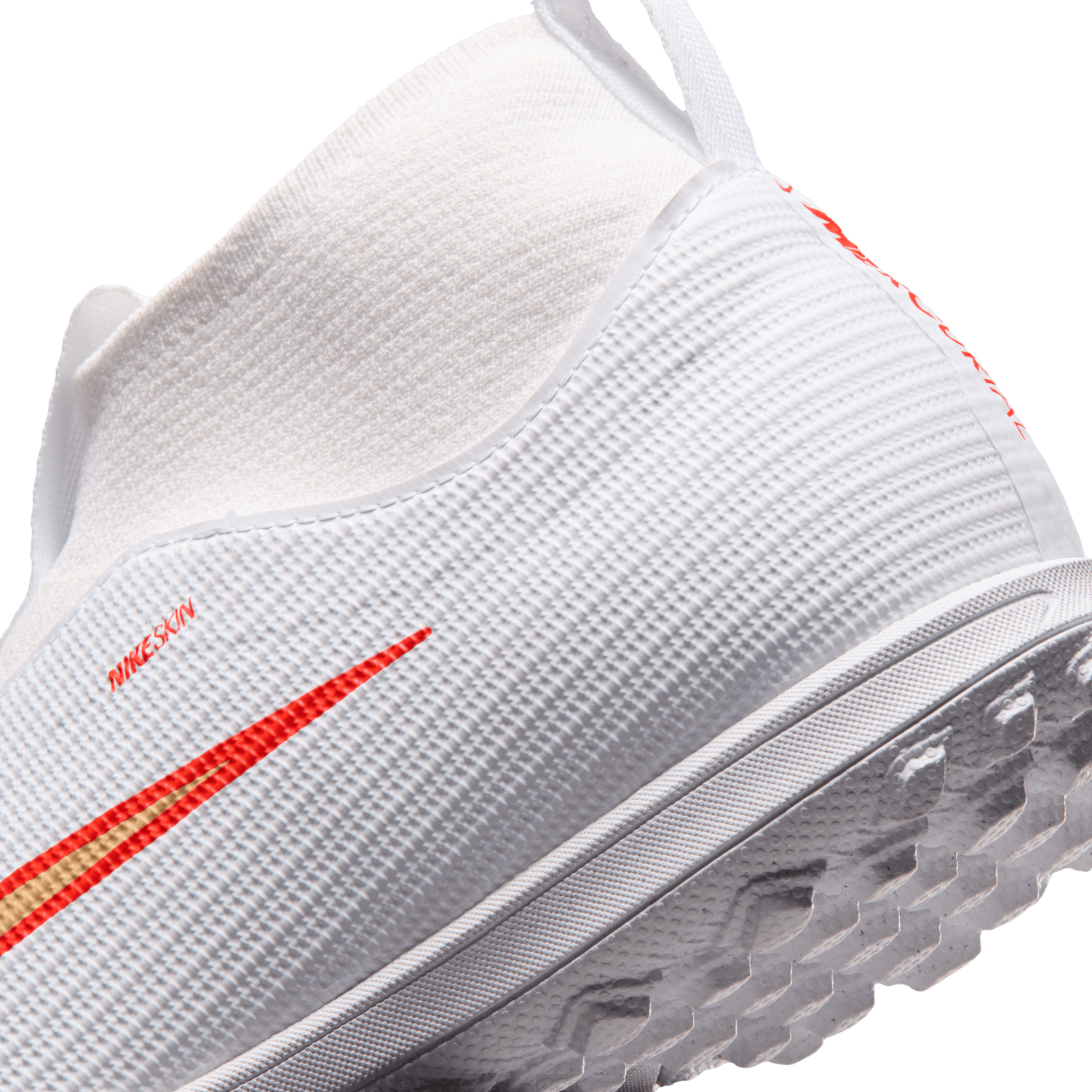 MERCURIAL SUPERFLY 11 ACADEMY TF JR (WHITE/GOLD)