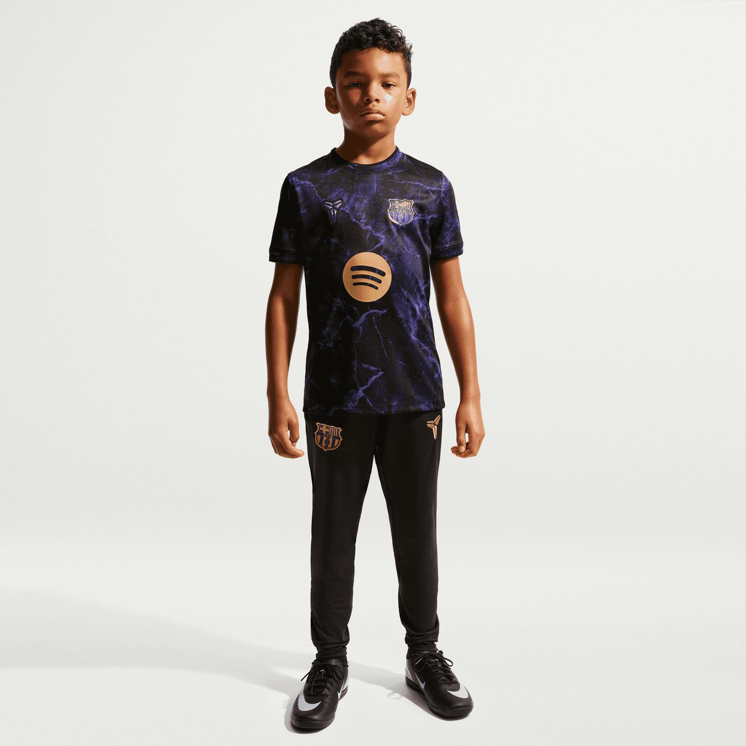 FC BARCELONA 26/27 PREMATCH JERSEY YOUTH (BLACK/PURPLE)