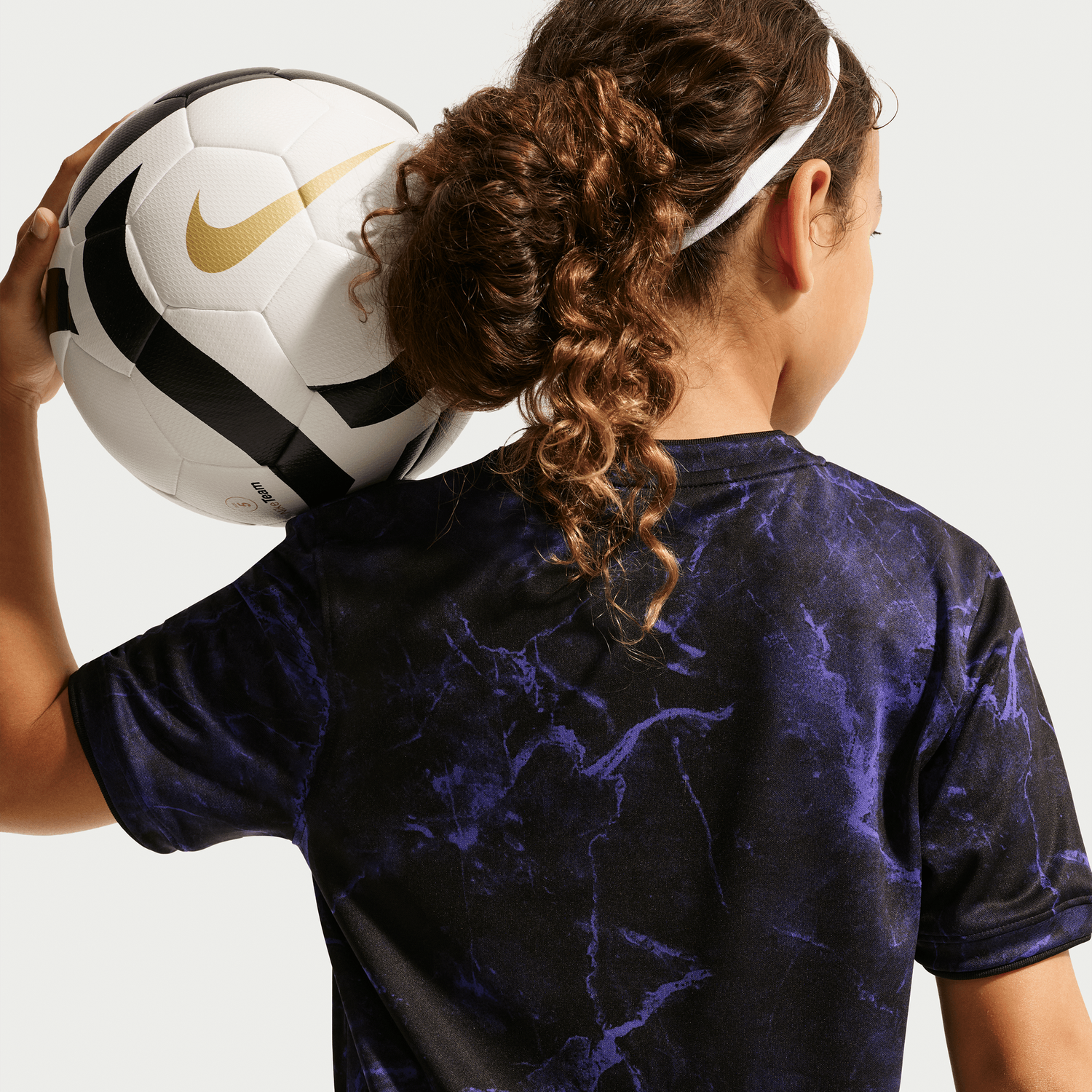 FC BARCELONA 26/27 PREMATCH JERSEY YOUTH (BLACK/PURPLE)
