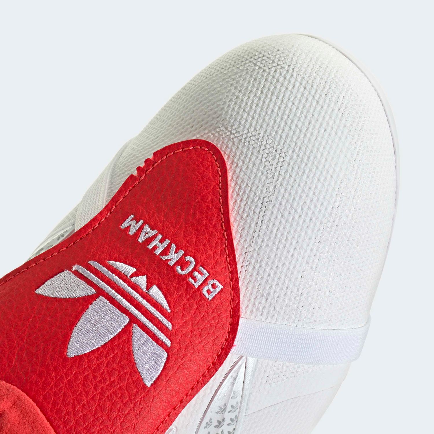 PREDATOR LEAGUE FT DB FG (WHITE/RED)