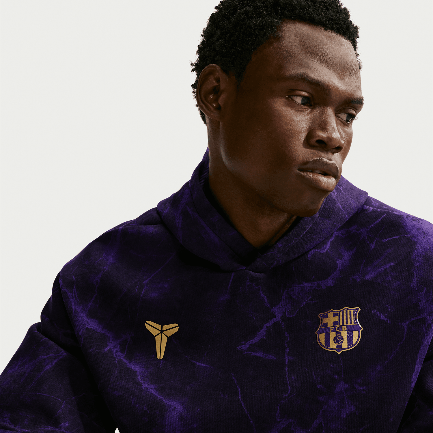 FC BARCELONA 26/27 AWAY PULLOVER HOODIE (PURPLE/GOLD)