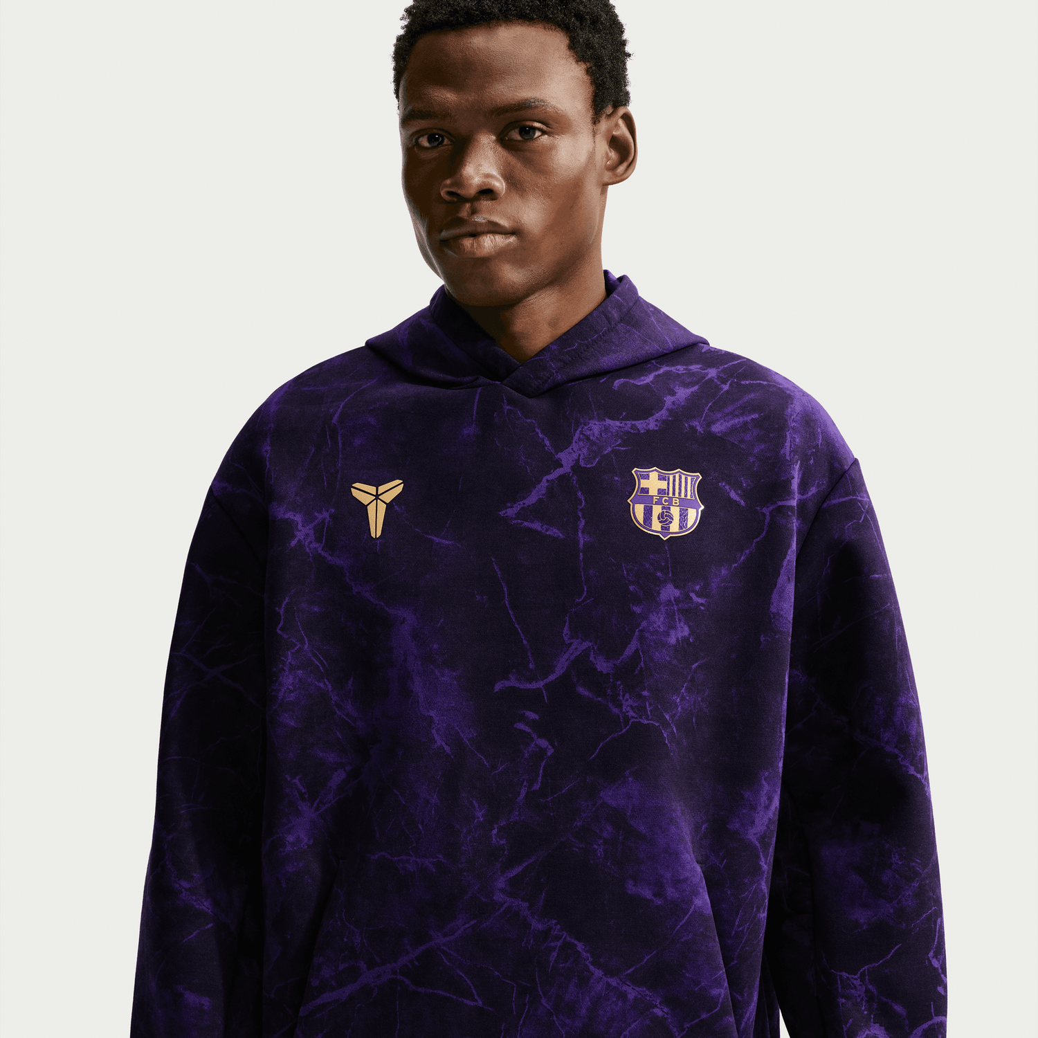 FC BARCELONA 26/27 AWAY PULLOVER HOODIE (PURPLE/GOLD)