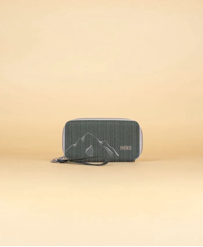 Intrepid Wallet, Color: Deep Forest