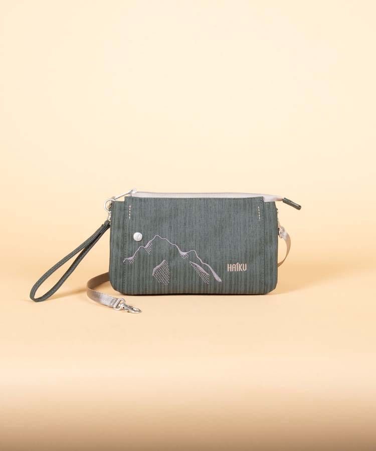 Stride Wristlet, Color: Deep Forest