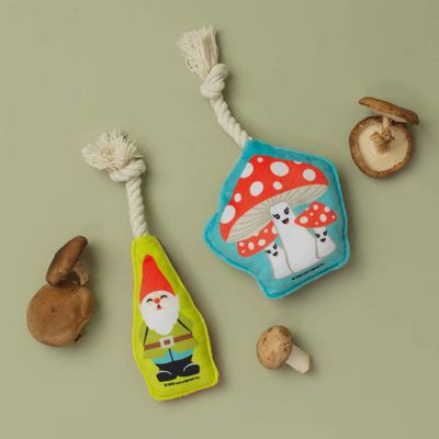 Mini Tug &amp; Fetch-Gnome &amp; Mushrooms
