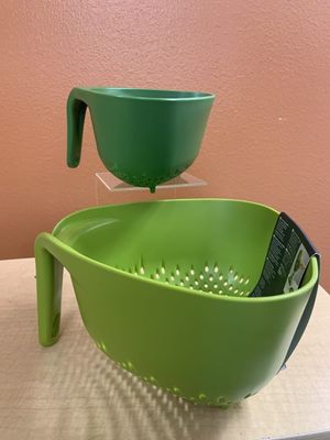 Nest 2-Piece Colanders Set