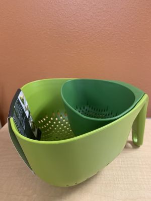 Nest Colanders Set of 2
