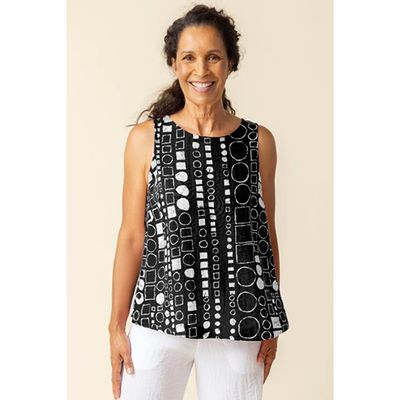 Travel Circle Gets the Square Swing Button Tank
