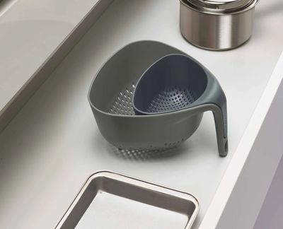 Nest 2-Piece Colanders Set