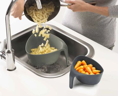 Nest 2-Piece Colanders Set