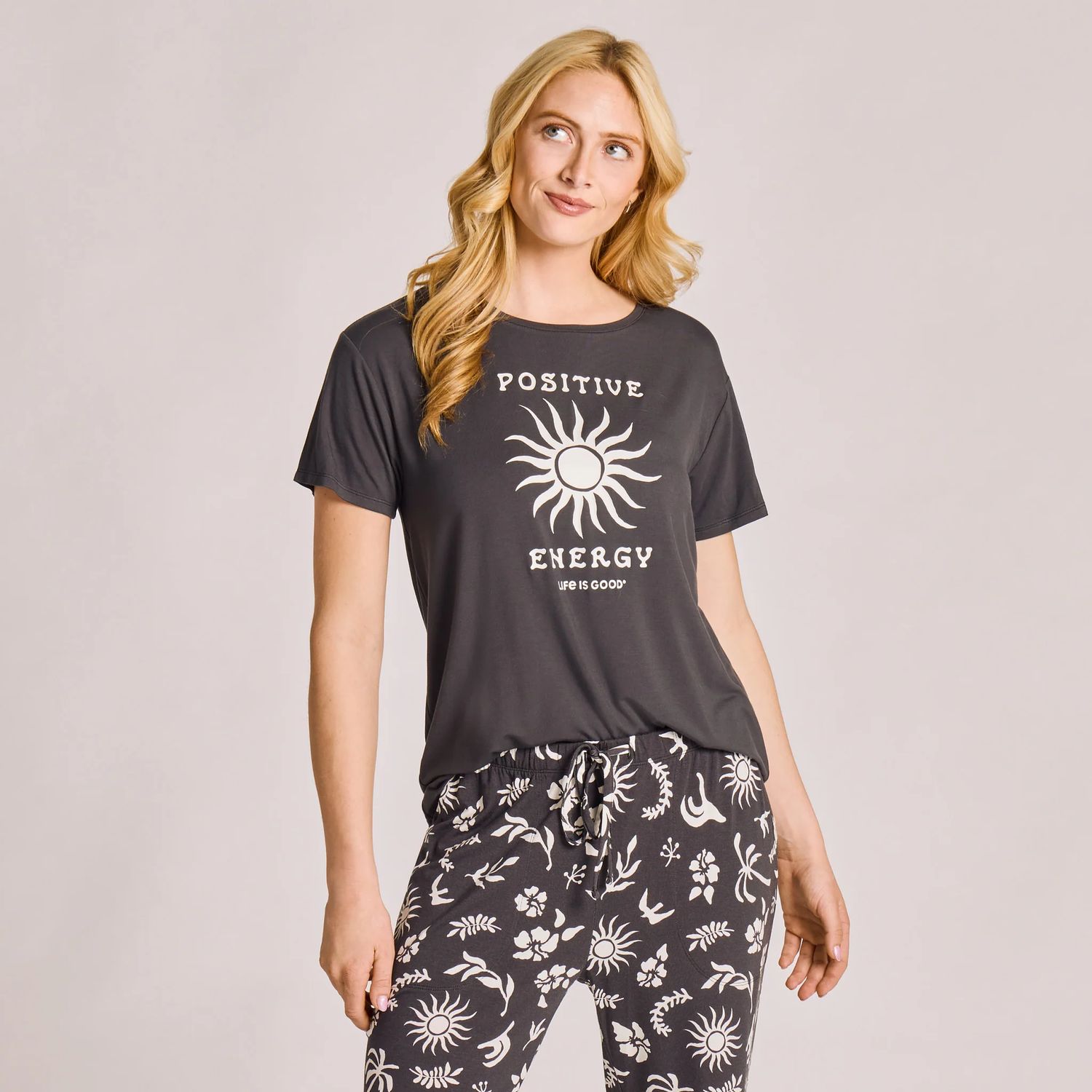 Life is Good Women's Positive Energy Sun Short Sleeve Tee Shirt, Color: Faded Black, Size: XS