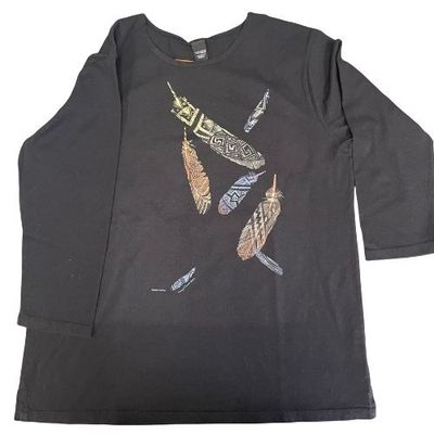 Sabaku Women's 3/4 Sleeve Top, Painted Feathers