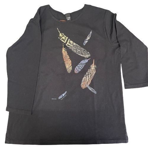 Sabaku Women's 3/4 Sleeve Top, Painted Feathers, Color: Midnight, Size: Small