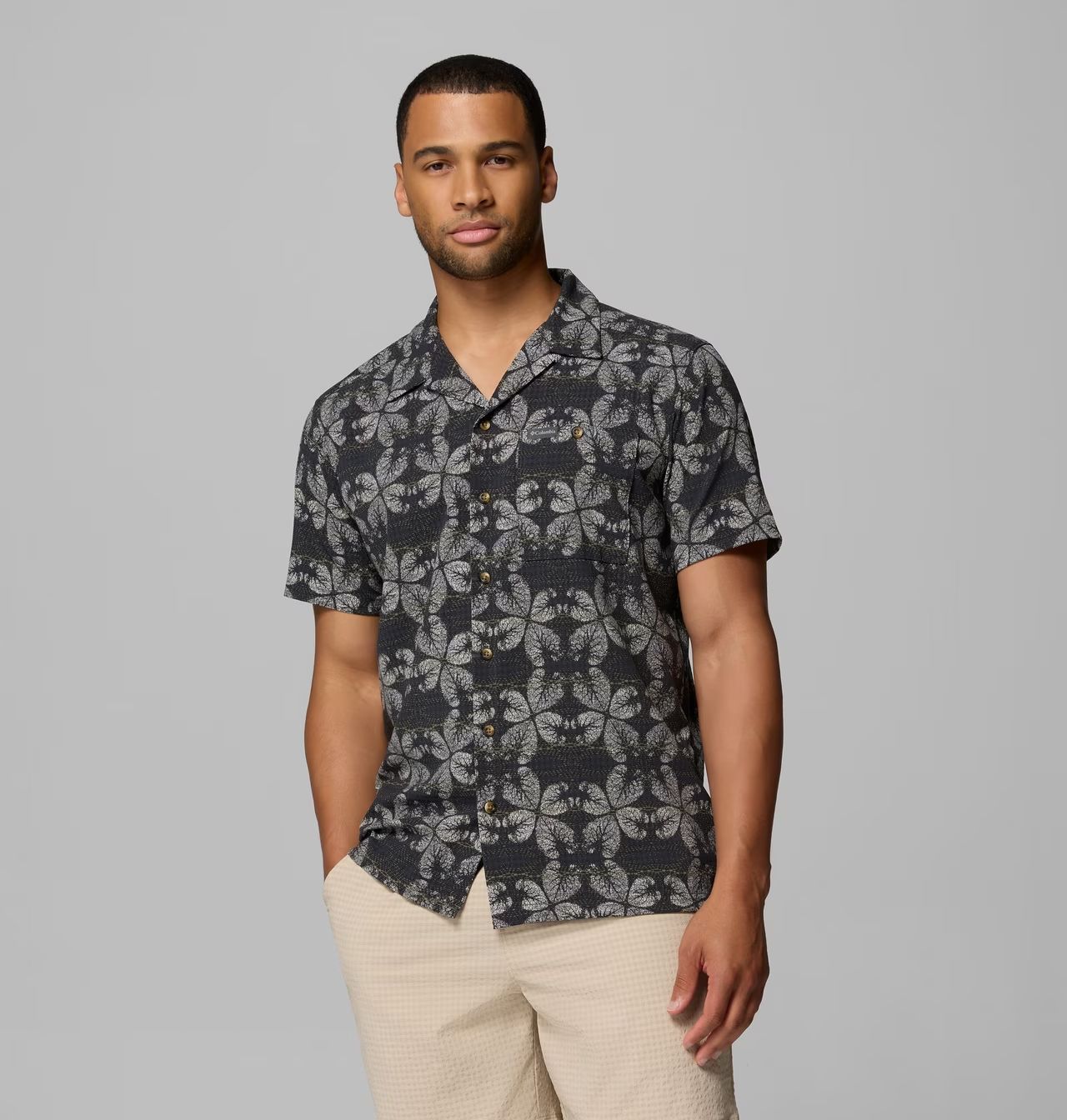 Columbia Utilizer Print Camp Short Sleeve Men's Shirt, Color: Shark Floreidoscope, Size: Small