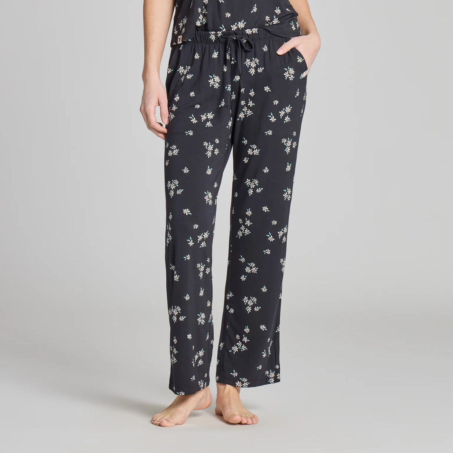 Life is Good Women's Wild Daisy Pattern Lightweight Sleep Pant, Color: True Black, Size: XS