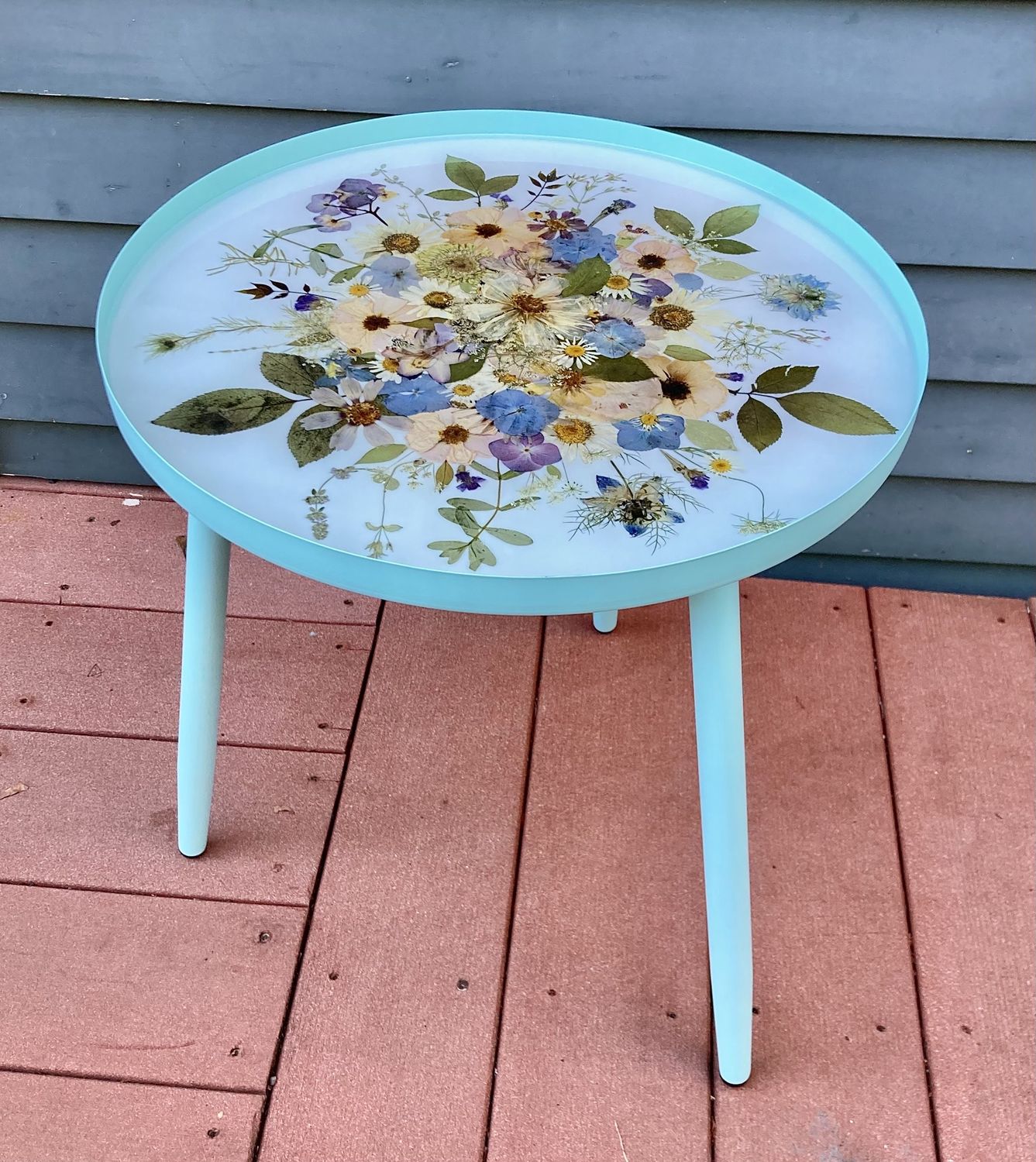 Floral Resin Table - 16.75&quot; diameter
