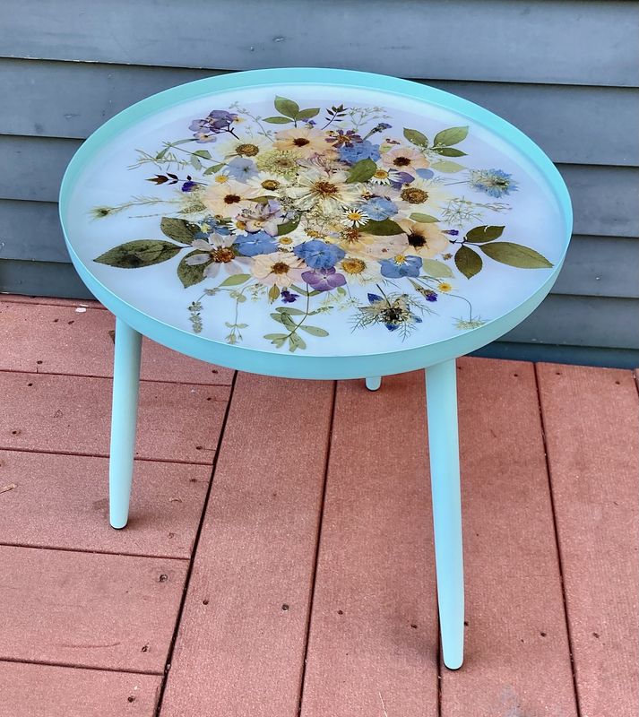 Floral Resin Table - 16.75&quot; diameter