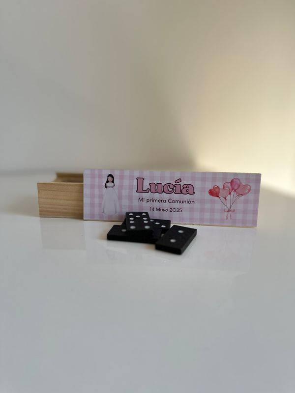 Dominó en caja de madera
