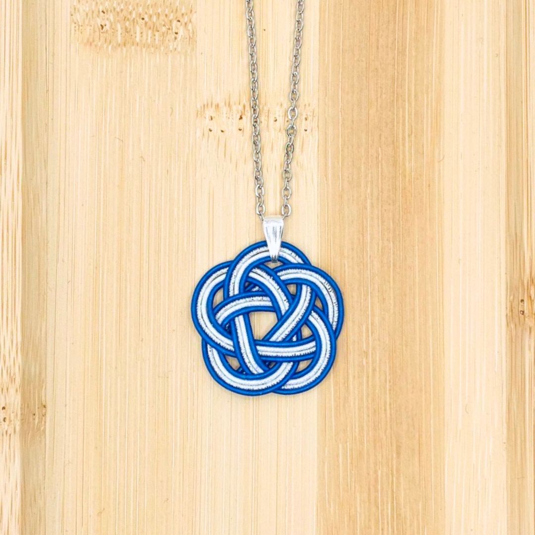 Collier Mizuhiki bleu