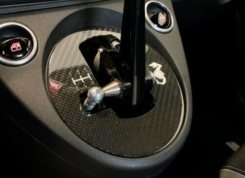 Carbon-Schaltplatte für Abarth 500/595/695, graviert mit DNA Racing-Logo