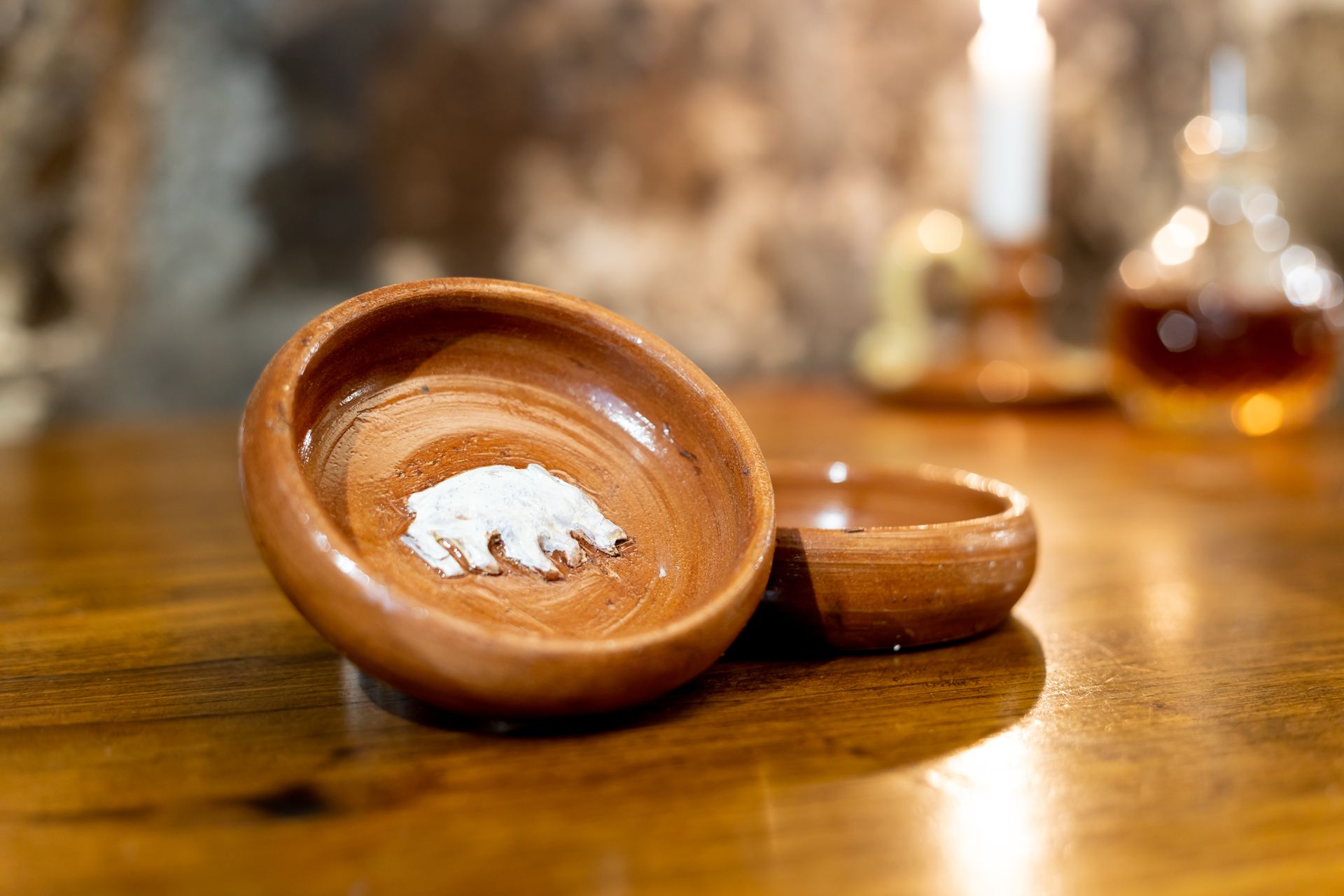 ​Posacenere fatto a mano in terracotta scura - Handmade Dark Terracotta Ashtray