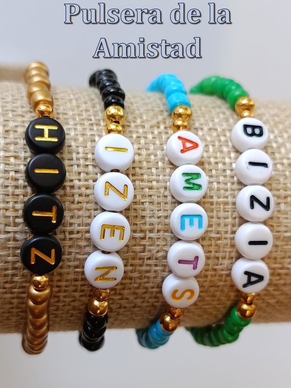 Pulseras de la amistad con nombre y letras personalizadas