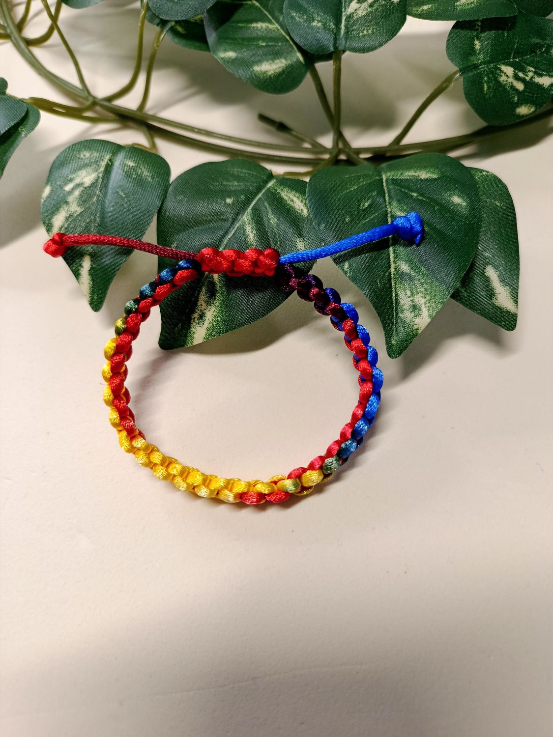 Pulsera minimalista en macramé - Color variados