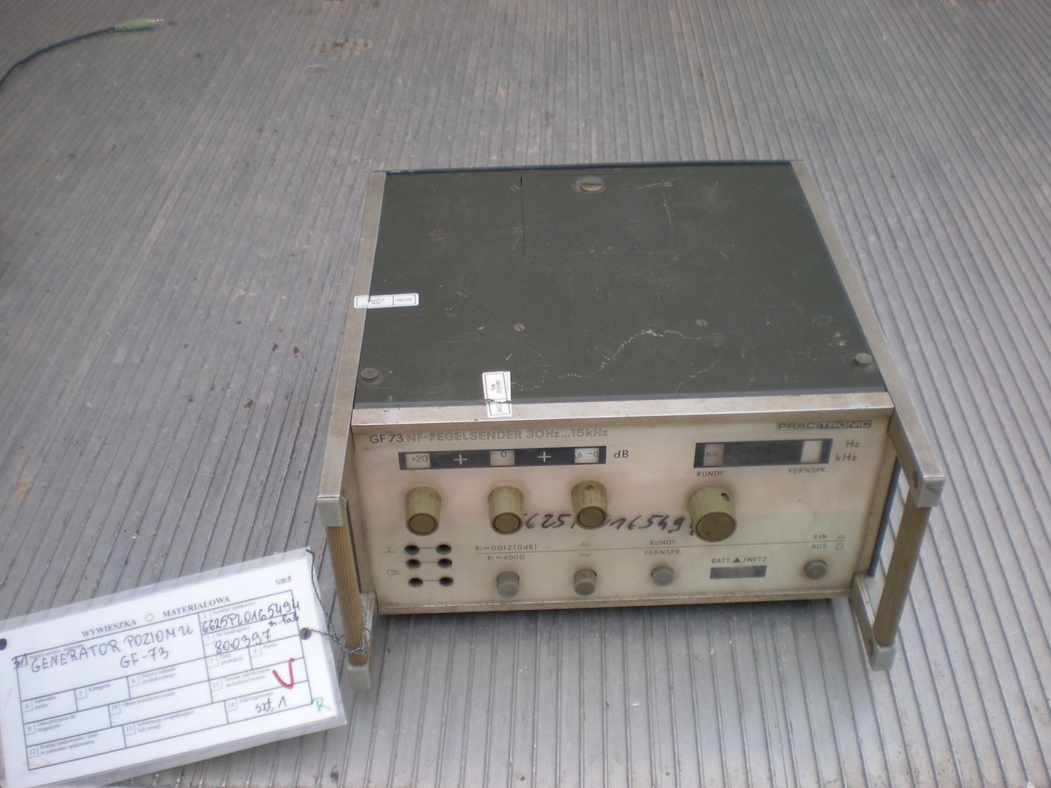 Generator Poziomu GF-73 – używany, niesprawny, eksponat kolekcjonerski