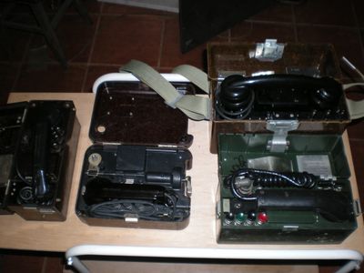 Wojskowe telefony polowe TAP-67; AT-57; MB-66; AP-82 Eksponat kolekcjoner