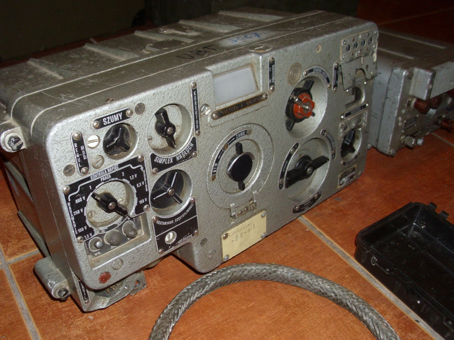 Radiostacja R-123 z zasilaczem