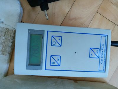 MIERNIK CO2 DO WYKRYWANIA LUDZI I ZWIERZĄT