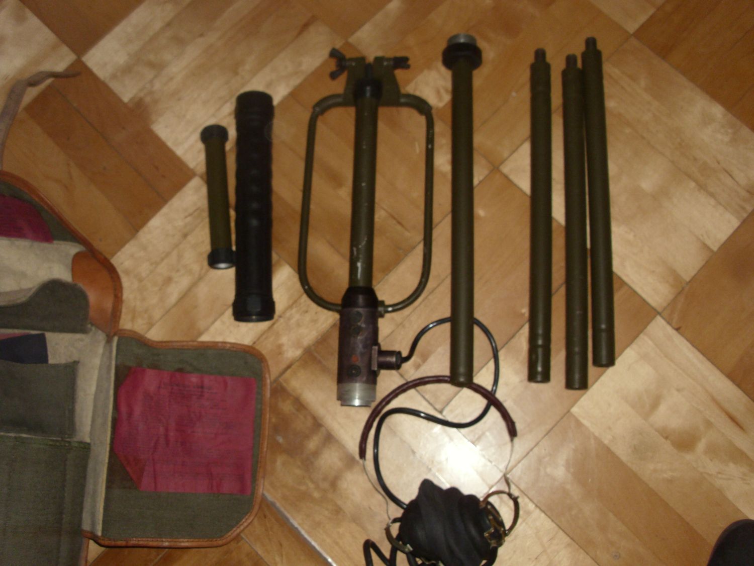 Wojskowy wykrywacz min W-3P/B Sprawny z bateriami