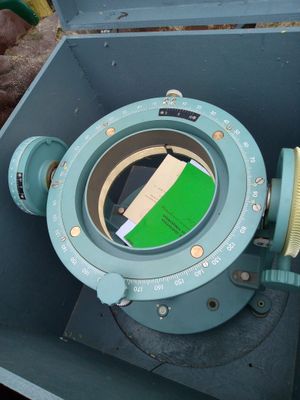 Urządzenie do testowania żyrokompasów. Ciekawostka dla kolekcjonerów