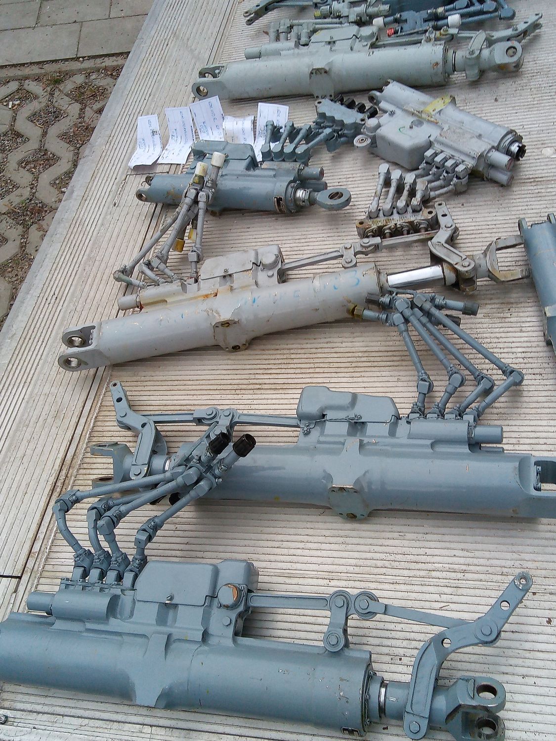 Wzmacniacz  Hydrauliczny do samolotu