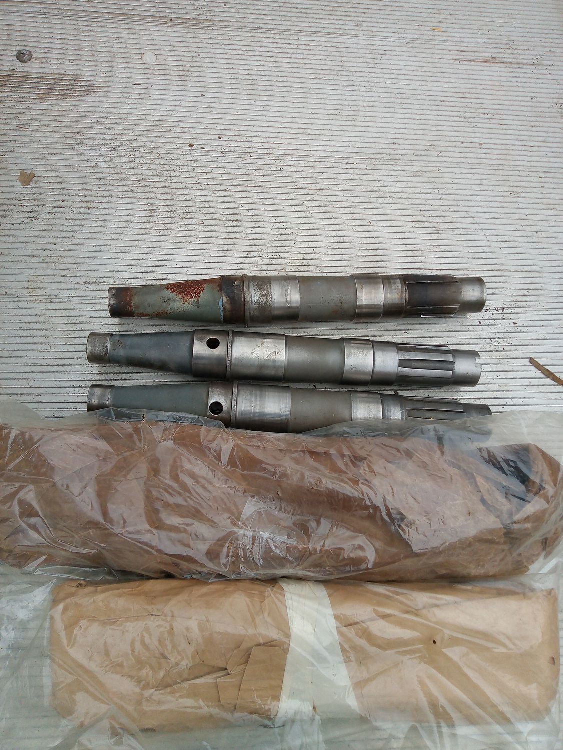 Helikopter MI-24 OŚ KOŁA GŁÓWNEGO PODWOZIA