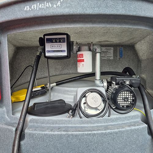 Tankstelle 1500 L Hoftank mit Pumpe