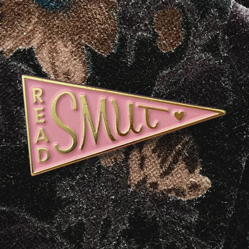 Read Smut (Enamel Pin)