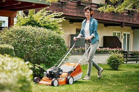 Stihl RM 248.2 T Domestic Self Propelled 18" Garden Lawn Mower