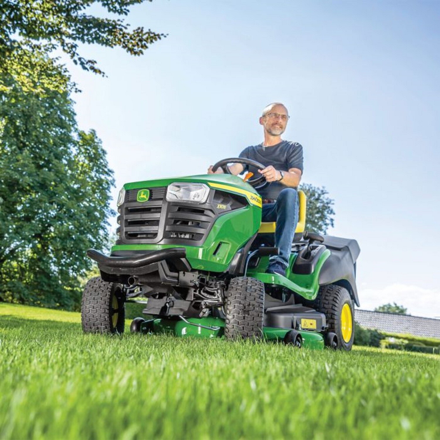 Automatic riding lawn mower hotsell