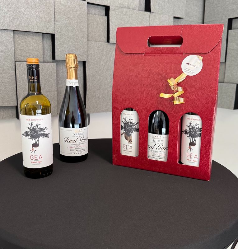 Bodegas Alcardet - Real Gana Cueva Brut + Gea Tempranillo IGP + Gea Chardonnay IGP Bodegas Alcardet - Real Gana Cueva Brut + Gea Tempranillo IGP + Gea Chardonnay IGP