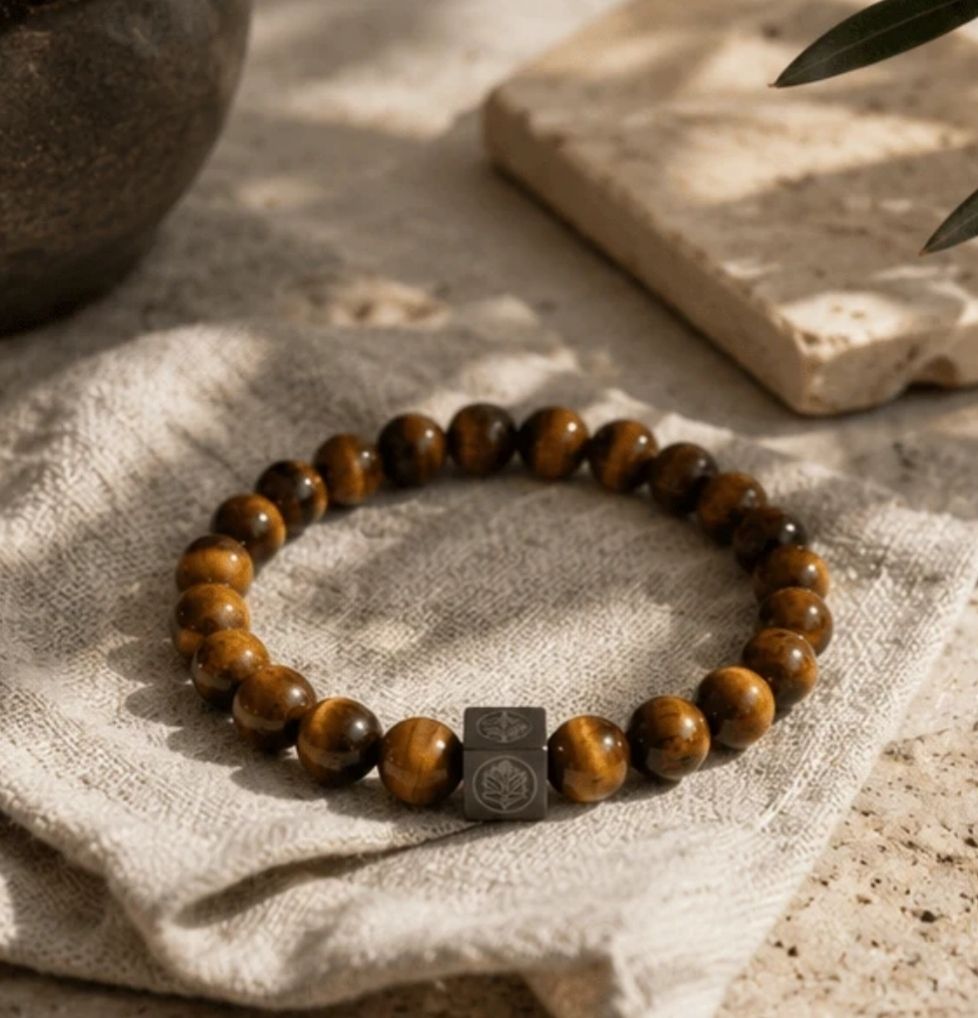 Amber Strike Armband