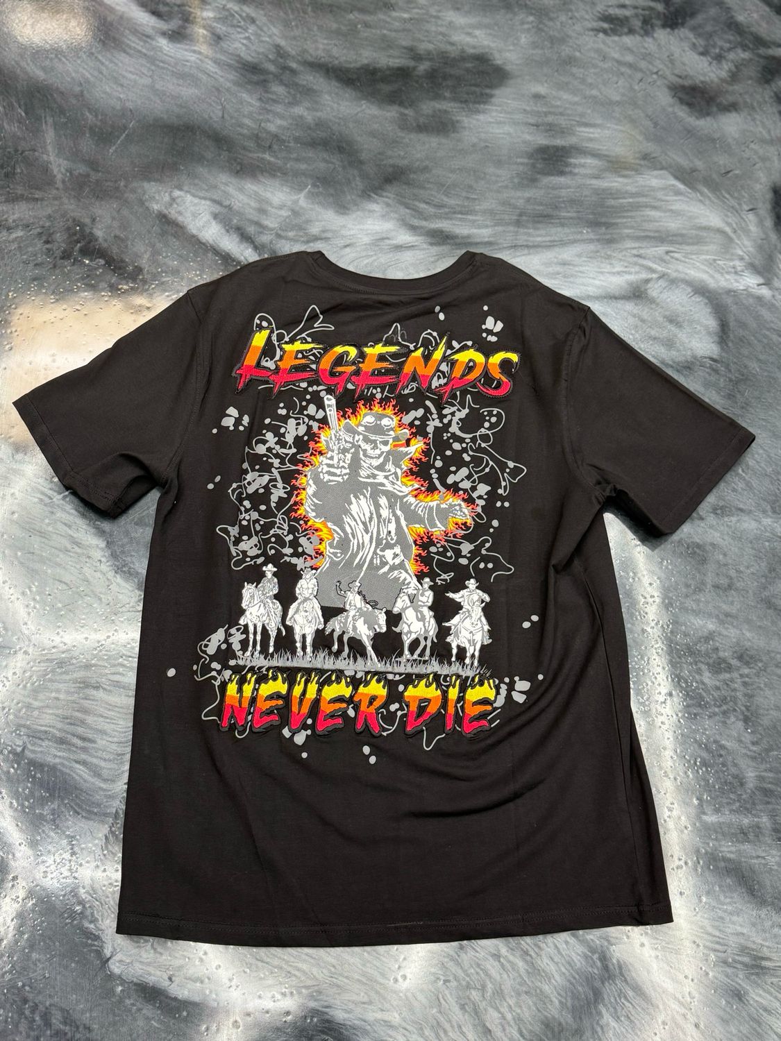 Legends Never Die Shirt (Focus Fit)